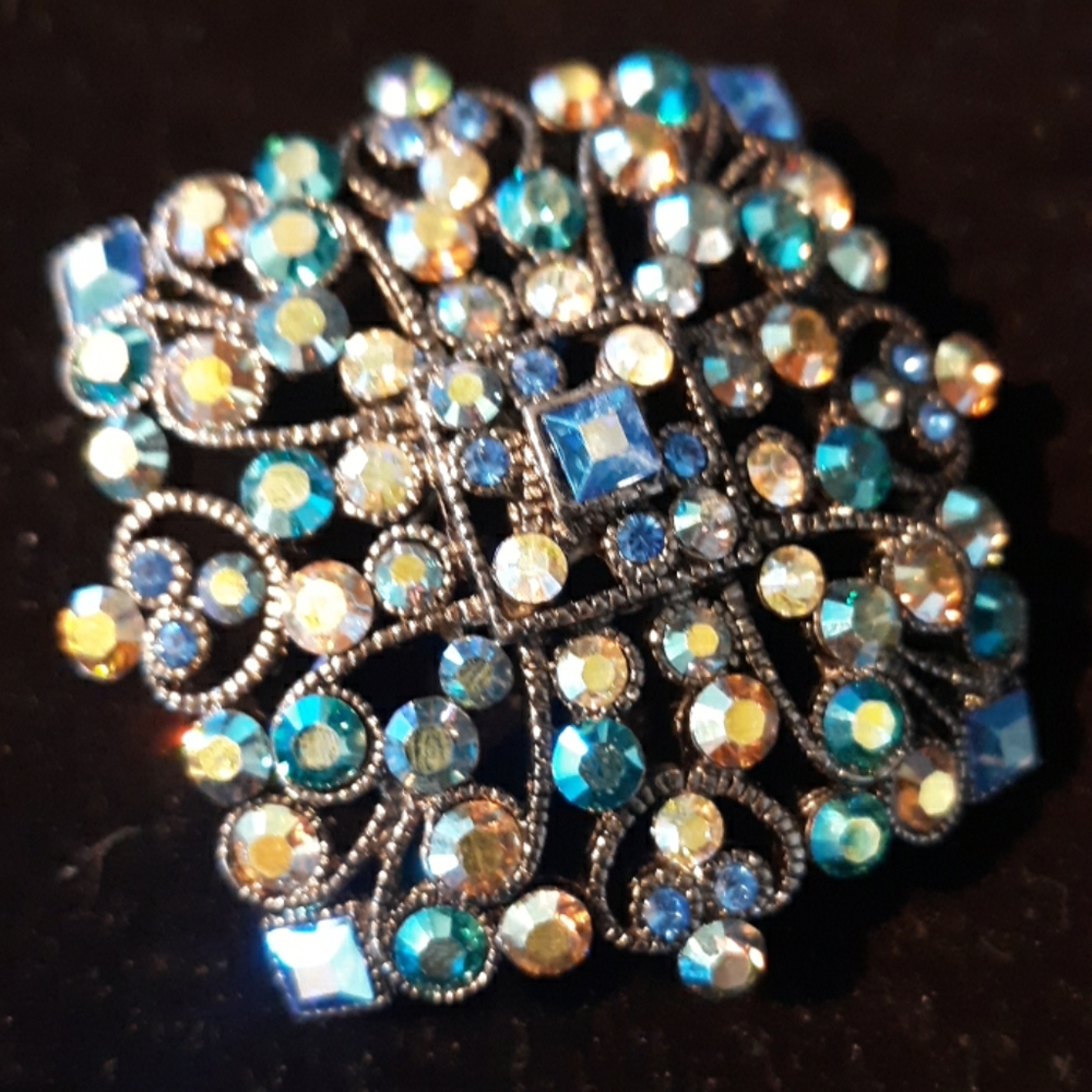 Joan rivers brooch